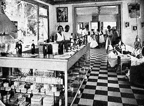 1932 Antoine salon in Cannes