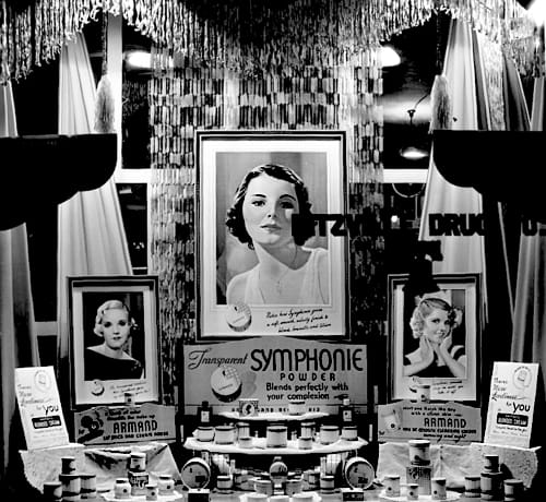 1935 Armand window display