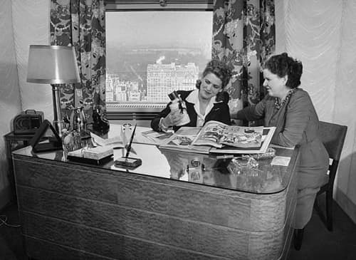 1941 Jacqueline Cochran office