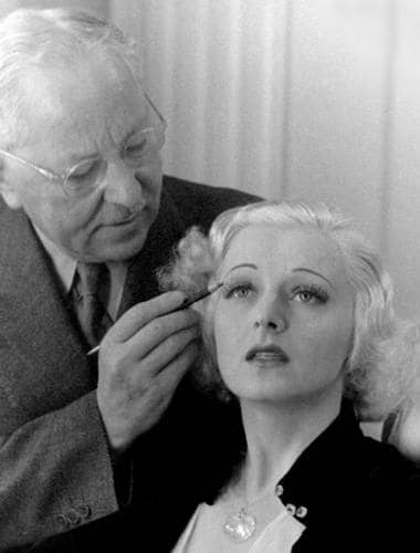 1937 Max Factor applying eye make-up