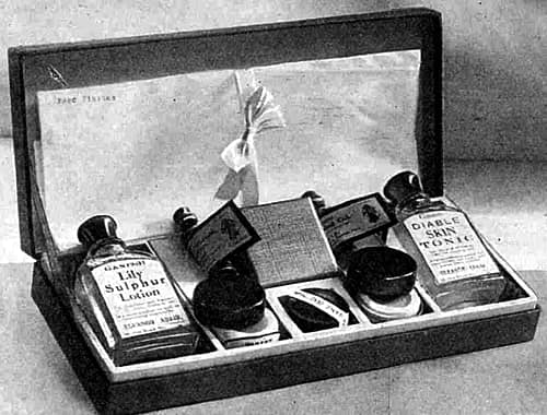 1933 Adair Beauty Box