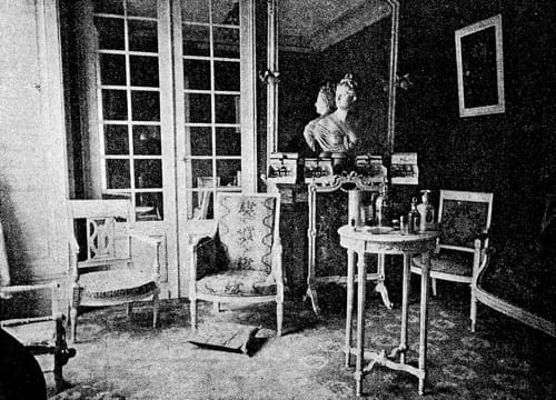 1903 Institut de Beaute Reception