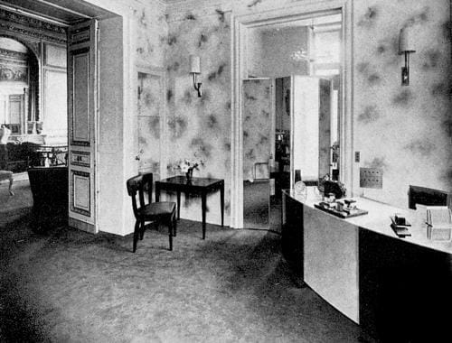 1937 Institut de Beaute reception