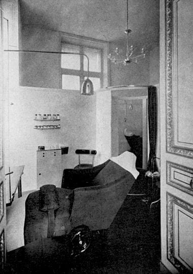 1936 Klytia Institut de Beaute treatment room