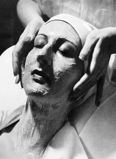 1936 Elizabeth Arden salon facial