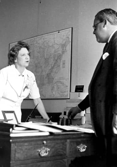 1936 Elizabeth Arden in her office