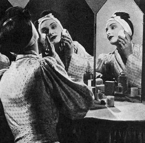 1938 Woman using an Ardena Face Moulder