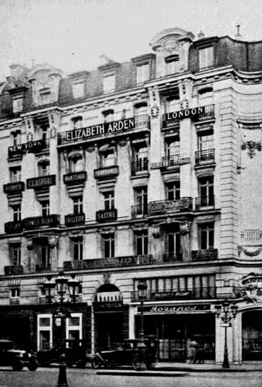 Elizabeth Arden salon in Paris