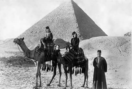 1938 Dorothy Gray in Egypt