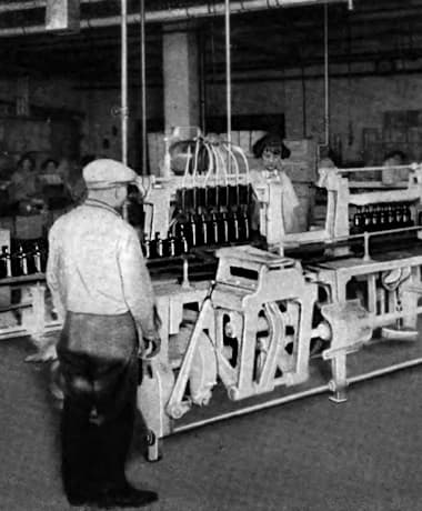1924 Filling bottles of Lysol at the Bloomfield plant