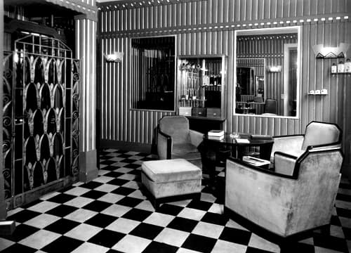 c.1928 Reception room at the Payot salon