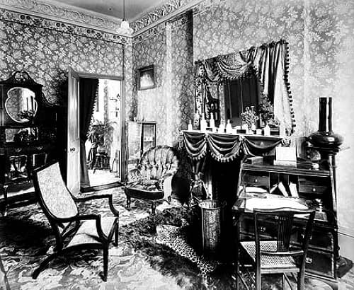 1896 Old Bond Street reception room