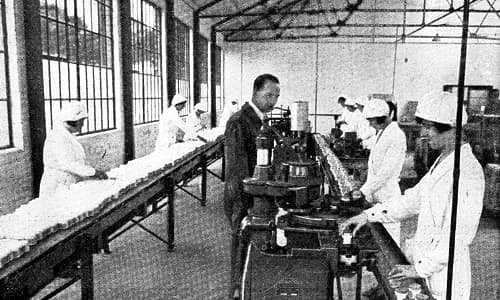 1932 Manufacturing at the factory in Perivale London