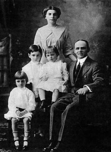 1912-revson-family