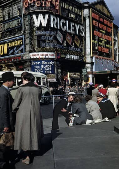 1953 coronation spectators