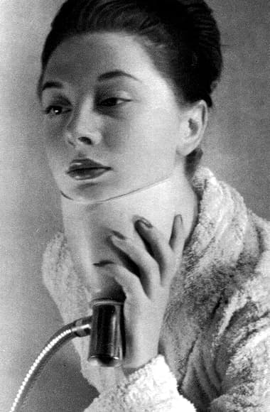 1949 Hydromassage treatment for the throat